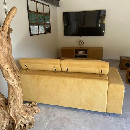 Villa Villa'nduzienne *