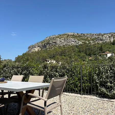 Villa'nduzienne Villa